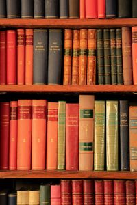 Una biblioteca del '900 di un accanito lettore di classici La biblioteca di campagna di uno studioso del secolo scorso  - Asta Libri Antichi e Rari. Incisioni - Associazione Nazionale - Case d'Asta italiane