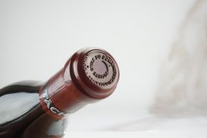 La Tâche Domaine de la Romanée Conti 2015  - Asta L'Armonia del Tempo | Vini pregiati e da collezione - Associazione Nazionale - Case d'Asta italiane