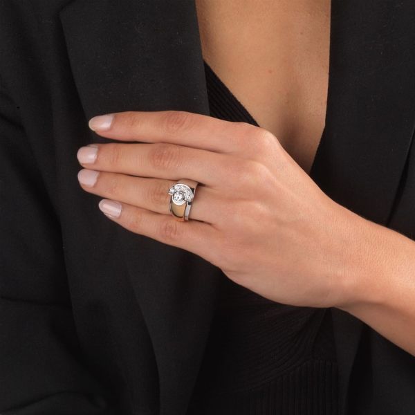 ANELLO A FASCIA CON DIAMANTI  - Asta Gioielli - Associazione Nazionale - Case d'Asta italiane