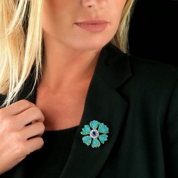 CARTIER : CARTIER PARIS SPILLA A FORMA DI FIORE  - Asta Gioielli - Associazione Nazionale - Case d'Asta italiane