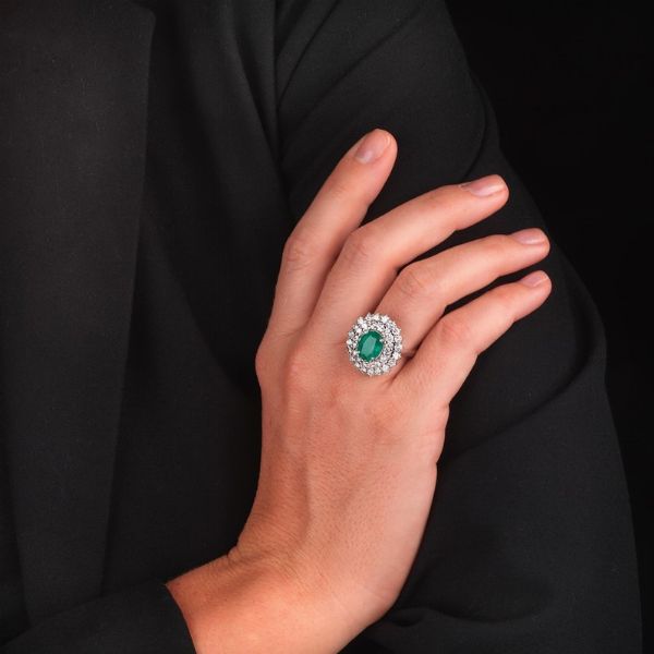ANELLO CON SMERALDO E DIAMANTI  - Asta Gioielli - Associazione Nazionale - Case d'Asta italiane