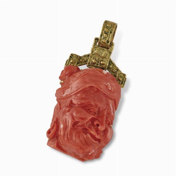 GRANDE PENDENTE IN CORALLO  - Asta Gioielli - Associazione Nazionale - Case d'Asta italiane