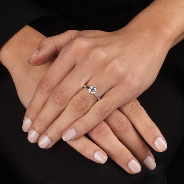 ANELLO SOLITARIO  - Asta Gioielli - Associazione Nazionale - Case d'Asta italiane