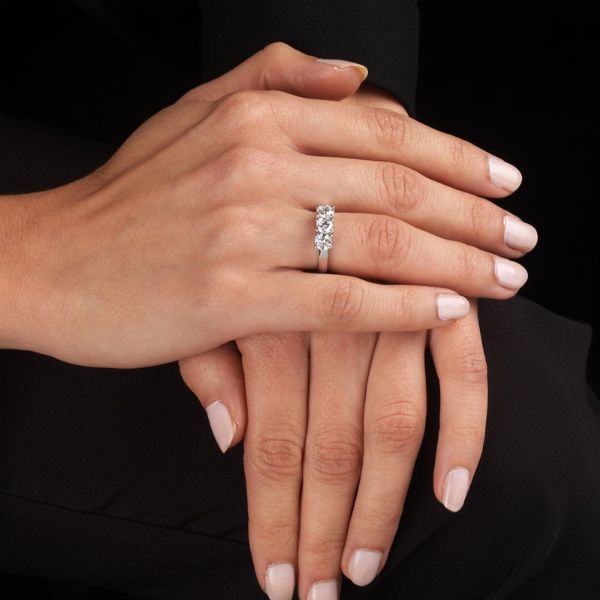 ANELLO TRILOGY CON DIAMANTI  - Asta Gioielli - Associazione Nazionale - Case d'Asta italiane