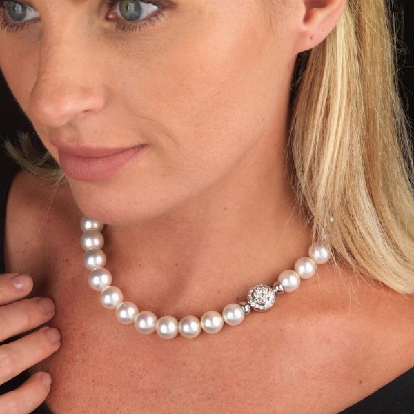 COLLANA DI PERLE CON DIAMANTI  - Asta Gioielli - Associazione Nazionale - Case d'Asta italiane