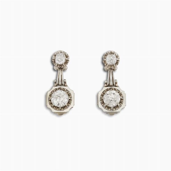 PAIO DI ORECCHINI CON DIAMANTI  - Asta Gioielli - Associazione Nazionale - Case d'Asta italiane