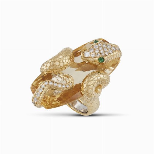 GRANDE ANELLO A SERPE CON QUARZO CITRINO  - Asta Gioielli - Associazione Nazionale - Case d'Asta italiane