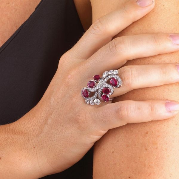 ANELLO CONTRARIE CON RUBINI E DIAMANTI  - Asta Gioielli - Associazione Nazionale - Case d'Asta italiane