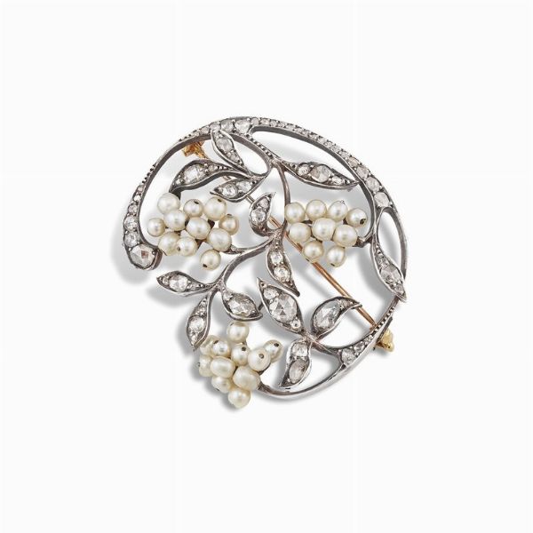 SPILLA A TRALCIO FIORITO CON PERLE E DIAMANTI  - Asta Gioielli - Associazione Nazionale - Case d'Asta italiane