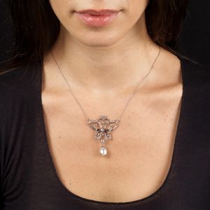 COLLANA CON PERLA NATURALE E DIAMANTI  - Asta Gioielli - Associazione Nazionale - Case d'Asta italiane