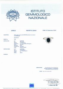 ANELLO A MARGHERITA CON ZAFFIRO E DIAMANTI  - Asta Gioielli - Associazione Nazionale - Case d'Asta italiane