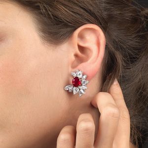 PAIO DI ORECCHINI CON RUBINI BIRMANI E DIAMANTI  - Asta Gioielli - Associazione Nazionale - Case d'Asta italiane