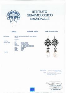 PAIO DI ORECCHINI PENDENTI CON PERLE NATURALI E DIAMANTI  - Asta Gioielli - Associazione Nazionale - Case d'Asta italiane