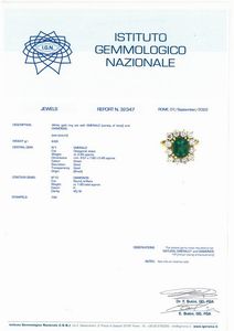 ANELLO A MARGHERITA CON SMERALDO BRASILIANO E DIAMANTI  - Asta Gioielli - Associazione Nazionale - Case d'Asta italiane