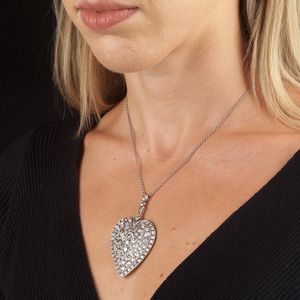 COLLANA CON PENDENTE A FORMA DI CUORE E DIAMANTI  - Asta Gioielli - Associazione Nazionale - Case d'Asta italiane