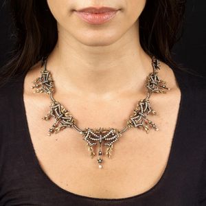 IMPORTANTE COLLANA A FESTONI  - Asta Gioielli - Associazione Nazionale - Case d'Asta italiane