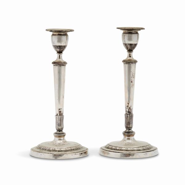 Coppia di candelieri in argento, XIX secolo  - Asta Gioielli - Associazione Nazionale - Case d'Asta italiane