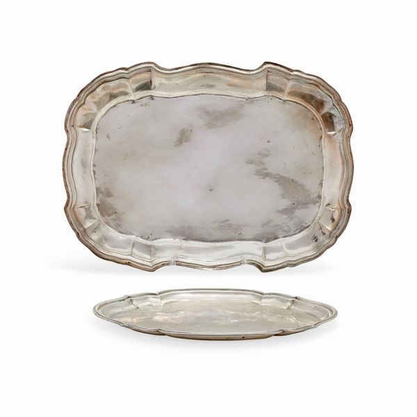 Due vassoi in argento  - Asta Gioielli - Associazione Nazionale - Case d'Asta italiane