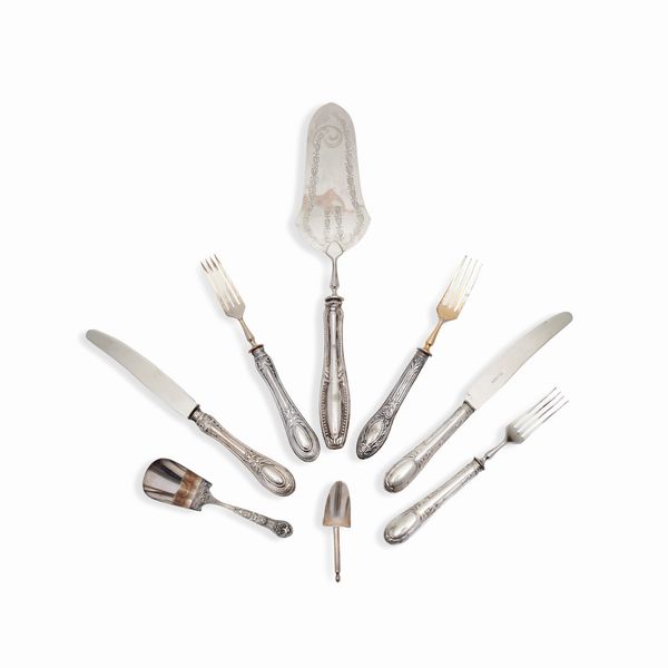 Due servizi spaiati, un servito e una forchetta in argento  - Asta Gioielli - Associazione Nazionale - Case d'Asta italiane