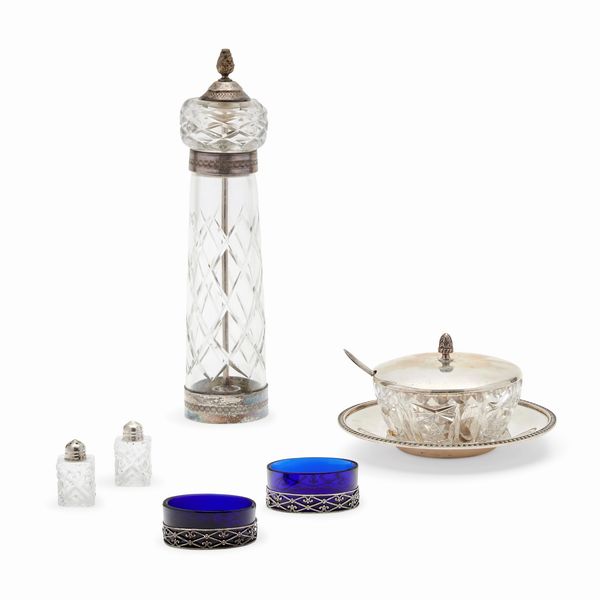 Sei oggetti in argento e vetro  - Asta Gioielli - Associazione Nazionale - Case d'Asta italiane