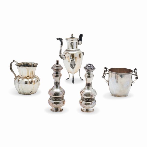 Cinque oggetti in argento, XX secolo  - Asta Gioielli - Associazione Nazionale - Case d'Asta italiane