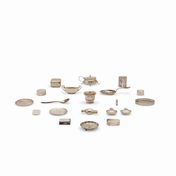 Venti oggetti in argento, Italia, XX secolo  - Asta Gioielli - Associazione Nazionale - Case d'Asta italiane