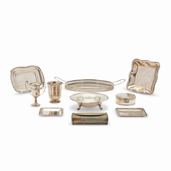 Dieci oggetti in argento, Italia, Francia e Inghilterra, XX secolo  - Asta Gioielli - Associazione Nazionale - Case d'Asta italiane