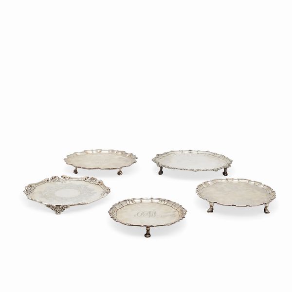 Cinque alzate in argento, Genova e Londra, citt� di Sheffield, XVIII e XIX secolo  - Asta Gioielli - Associazione Nazionale - Case d'Asta italiane