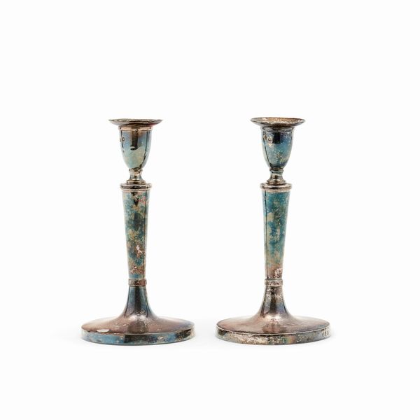 Coppia di candelieri in argento, Italia XIX secolo  - Asta Gioielli - Associazione Nazionale - Case d'Asta italiane