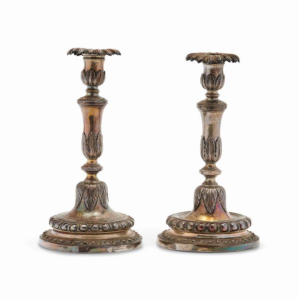 Coppia di candelieri in argento, Genova, XVIII secolo  - Asta Gioielli - Associazione Nazionale - Case d'Asta italiane