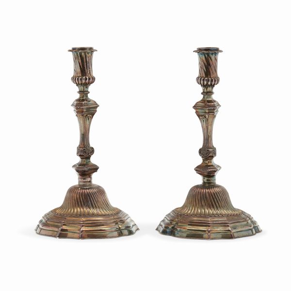 Coppia di candelieri in argento, Francia, fine XVIII secolo  - Asta Gioielli - Associazione Nazionale - Case d'Asta italiane