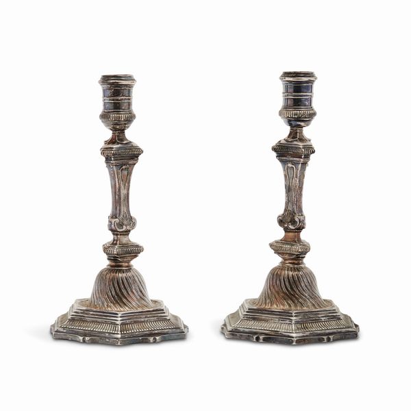 Coppia di candelieri in argento, Francia, fine XVIII secolo  - Asta Gioielli - Associazione Nazionale - Case d'Asta italiane