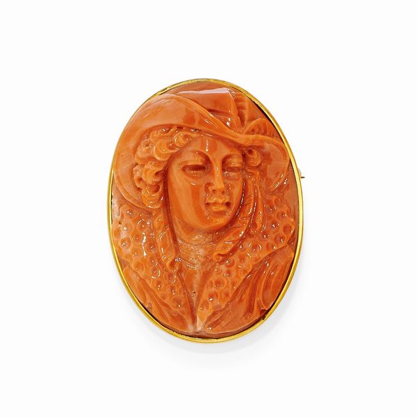 Spilla pendente in oro giallo 18K e corallo  - Asta Gioielli - Associazione Nazionale - Case d'Asta italiane