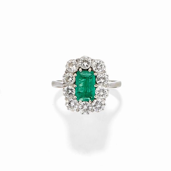 Anello oro bianco 18k, smeraldo e diamanti  - Asta Gioielli - Associazione Nazionale - Case d'Asta italiane