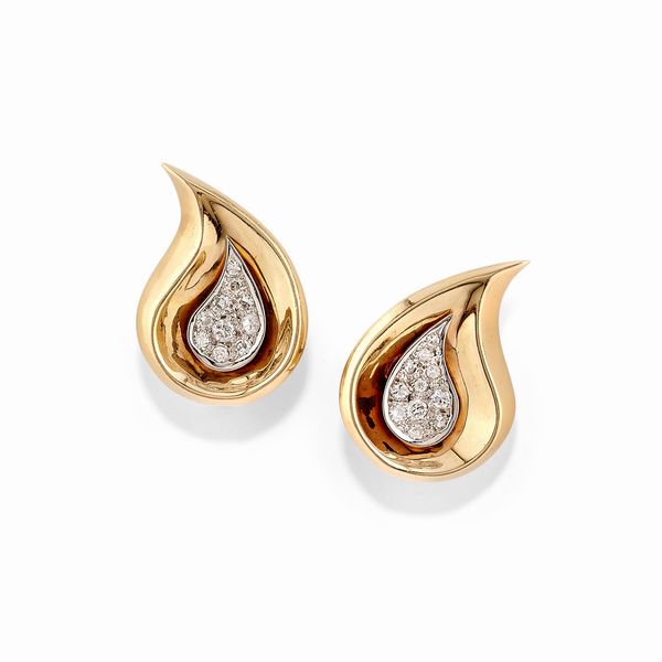 Orecchini in oro bicolore 14k e diamanti, 1970 circa  - Asta Gioielli - Associazione Nazionale - Case d'Asta italiane