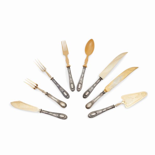 Sedici oggetti in argento, vetro e metallo, Italia, XX secolo  - Asta Gioielli - Associazione Nazionale - Case d'Asta italiane