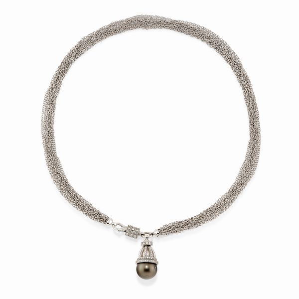 Collana in oro bianco 18k, diamanti e perle coltivate  - Asta Gioielli - Associazione Nazionale - Case d'Asta italiane