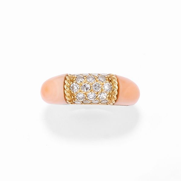 Van Cleef & Arpels : Anello in oro giallo 18k, corallo e diamanti  - Asta Gioielli - Associazione Nazionale - Case d'Asta italiane