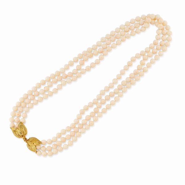 Collana in oro giallo 18k e corallo bianco  - Asta Gioielli - Associazione Nazionale - Case d'Asta italiane