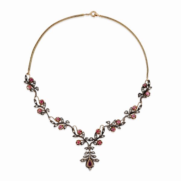 Collana in argento e oro giallo 18k, rubini e diamanti, inizio XX secolo  - Asta Gioielli - Associazione Nazionale - Case d'Asta italiane