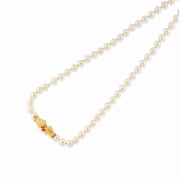 Collana con perle coltivate e oro giallo 18k  - Asta Gioielli - Associazione Nazionale - Case d'Asta italiane