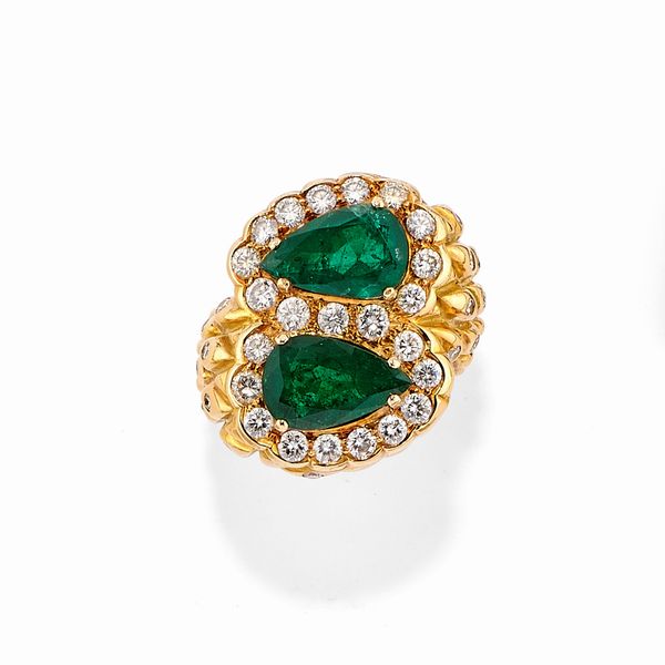 Anello in oro giallo 18k, diamanti e smeraldi  - Asta Gioielli - Associazione Nazionale - Case d'Asta italiane