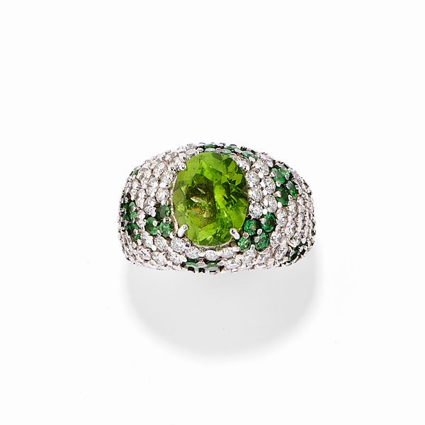CUSI : Anello in oro bianco 18K, diamanti, tsavoriti e peridoto  - Asta Gioielli - Associazione Nazionale - Case d'Asta italiane