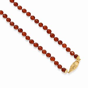 Quattro collane in oro giallo 18k e pietre dure colorate  - Asta Gioielli - Associazione Nazionale - Case d'Asta italiane