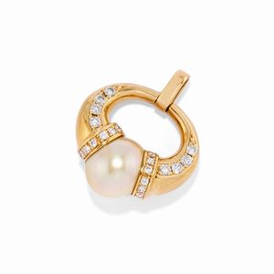 Anello e pendente in oro giallo 18k, perle e diamanti  - Asta Gioielli - Associazione Nazionale - Case d'Asta italiane
