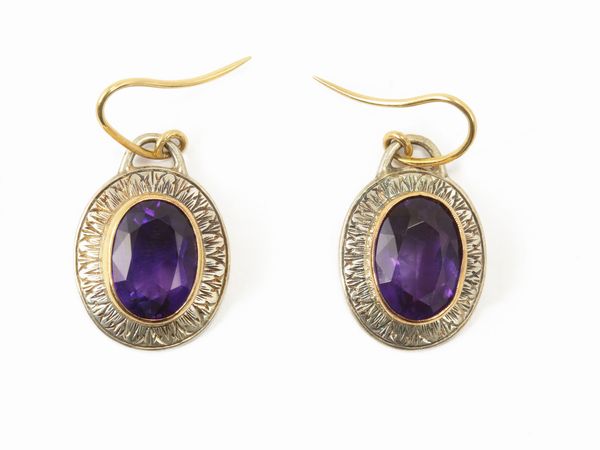 Demi parure anello e orecchini in oro giallo e argento con quarzi ametista  - Asta Gioielli e Orologi - Associazione Nazionale - Case d'Asta italiane