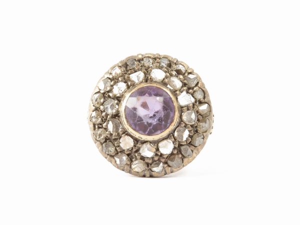 Anello in oro a basso titolo e argento con diamanti e quarzo ametista  - Asta Gioielli e Orologi - Associazione Nazionale - Case d'Asta italiane