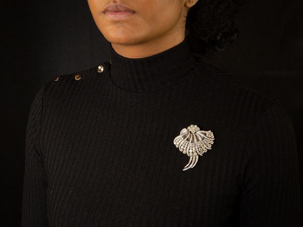 Spilla in oro bianco con diamanti  - Asta Gioielli e Orologi - Associazione Nazionale - Case d'Asta italiane