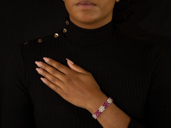 Bracciale in oro bianco, diamanti e rubini  - Asta Gioielli e Orologi - Associazione Nazionale - Case d'Asta italiane