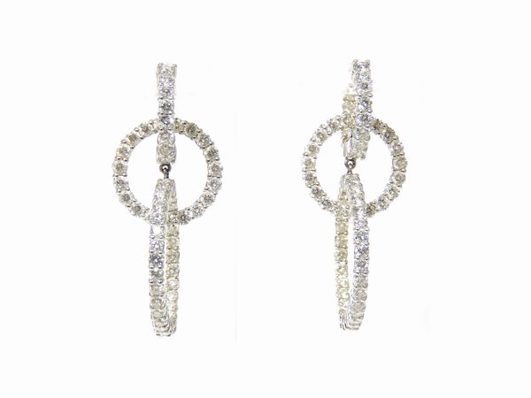 Orecchini a cerchi pendenti in oro bianco con diamanti  - Asta Gioielli e Orologi - Associazione Nazionale - Case d'Asta italiane